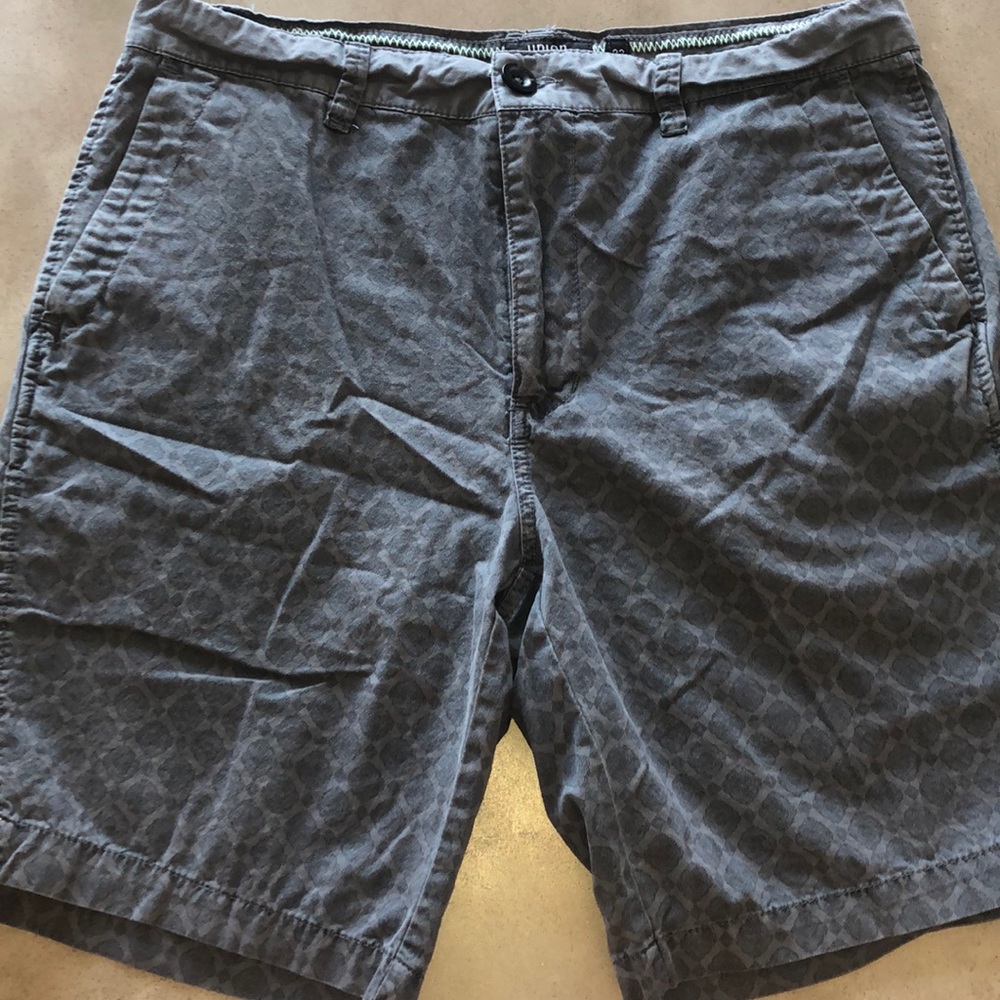 😎 Union brocade print shorts